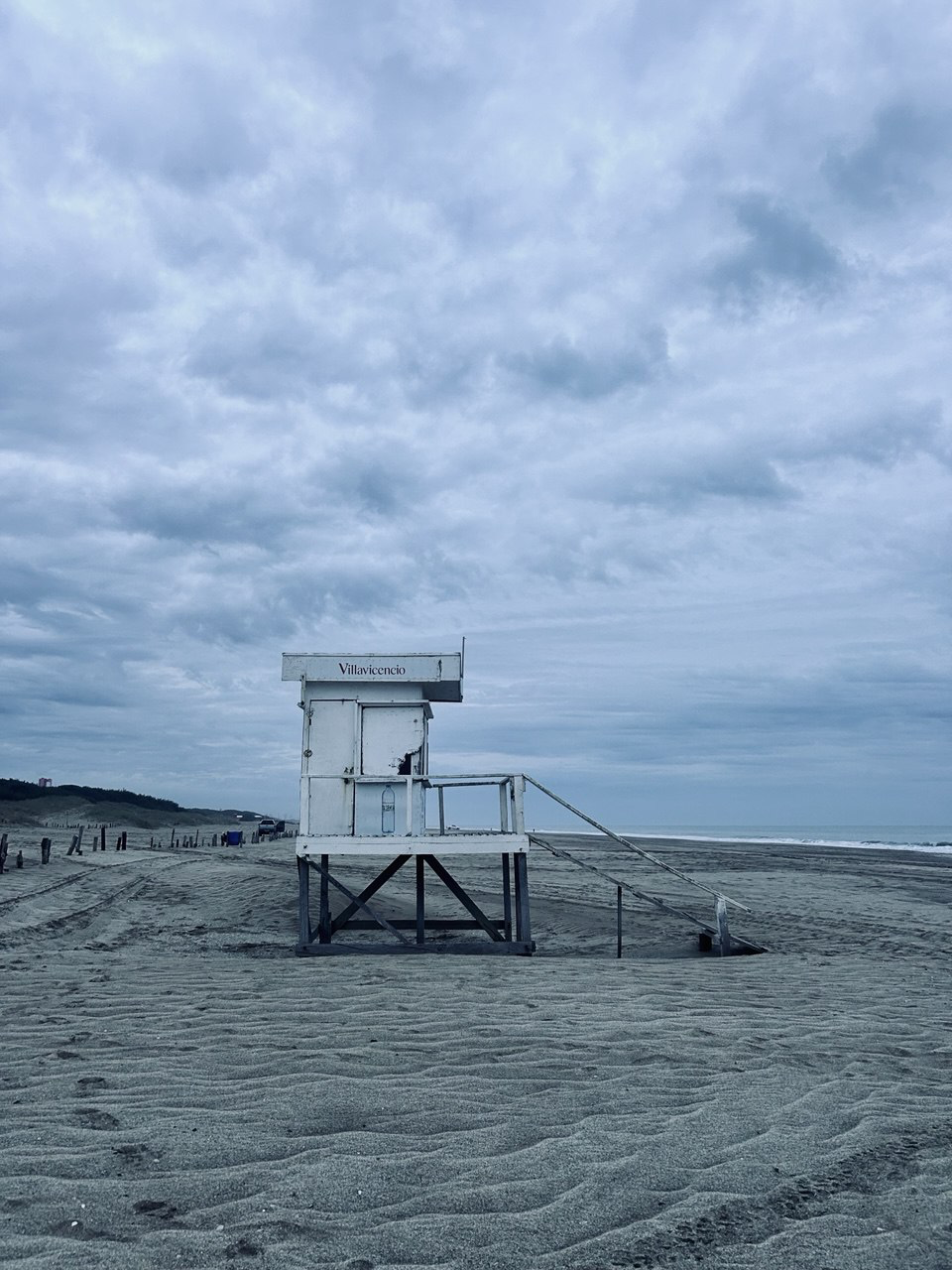 Torre de salvavidas en la extensa playa de Cariló