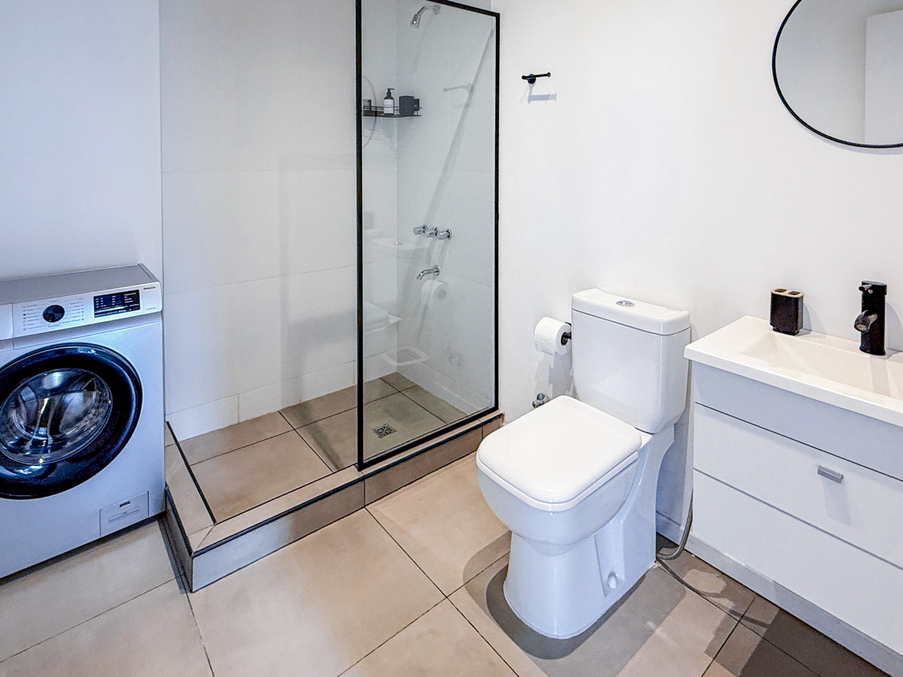 Forest-View Suite Bathroom